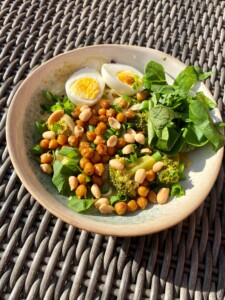 Currynoedels met Crispy Kikkererwten